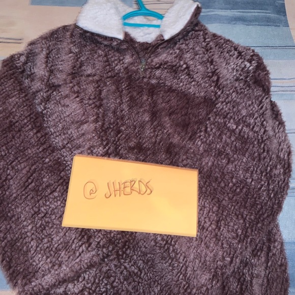 Fur half zip - Picture 2 of 2